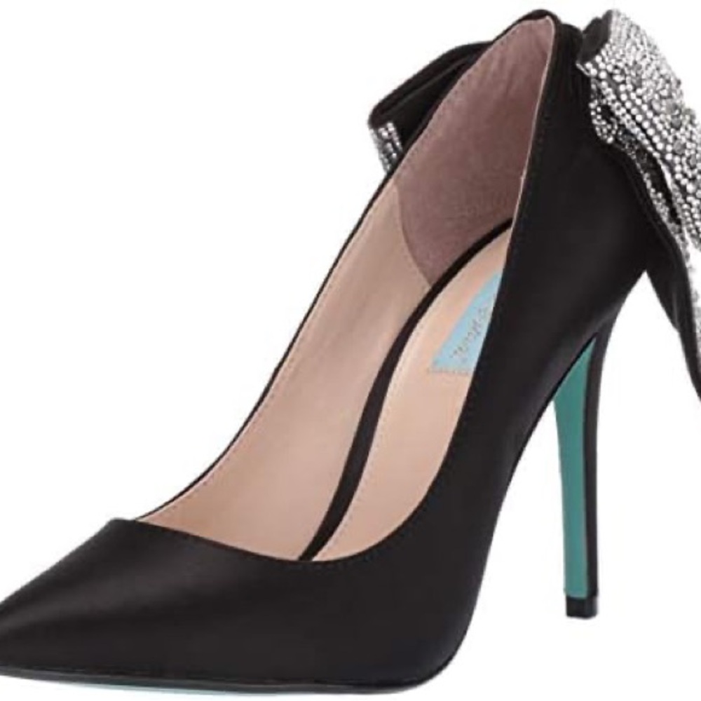 Elegant Black Stiletto Heels with Crystal Bow